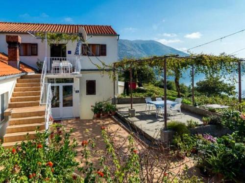 Guest House Fontana - Two Bedroom Apartment with Terrace and Sea View