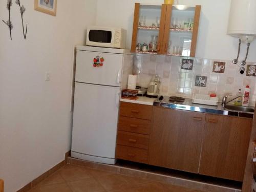 Guest House Fontana - Two Bedroom Apartment with Terrace and Sea View