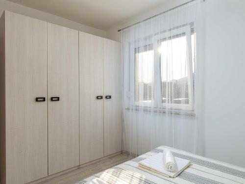 Apartment Why Not - Two Bedroom Apartment with Balcony