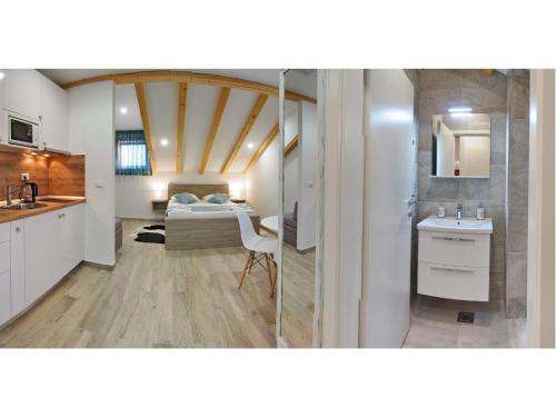 Apartments Sweet Escape - Studio Apartment with Terrace 1