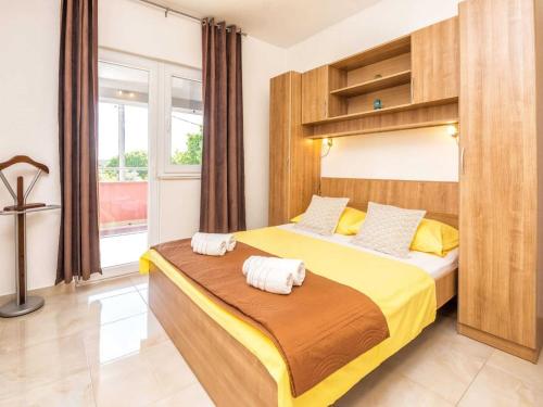 Holiday Home Marinela - Four Bedroom Holiday Home with Swimming Pool