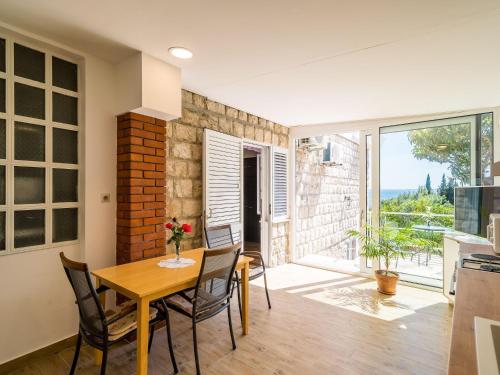 Guest House Villa Nina- Two Bedroom Apartment with Terrace and Sea View Apt67