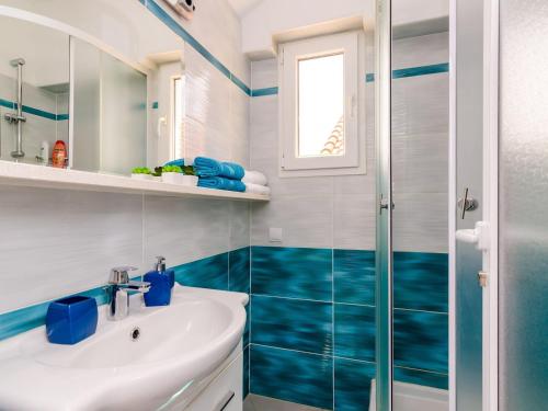 Guest House Avdic - Superior Studio Apartment with Balcony and Sea View