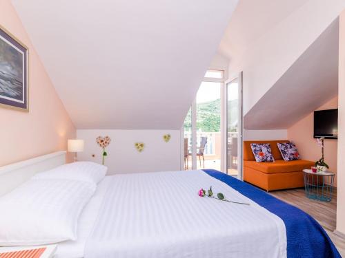Guest House Avdic - Superior Studio Apartment with Balcony and Sea View