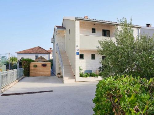 Apartments Vujina - Premium Studio Apartment with Terrace 1 Petra