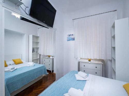 Apartment Jany - Two Bedroom Apartment with City View