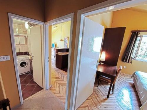 Apartments Sipa - Premium One Bedroom Apartment with Balcony and Sea View Apartman E