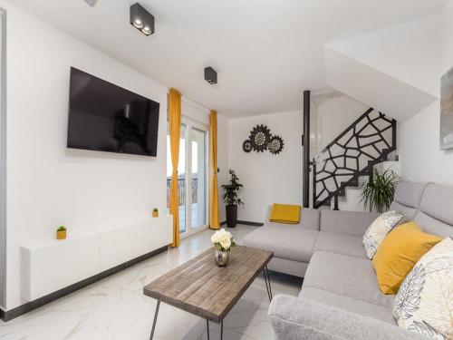 Villa Corichi with Swimming Pool