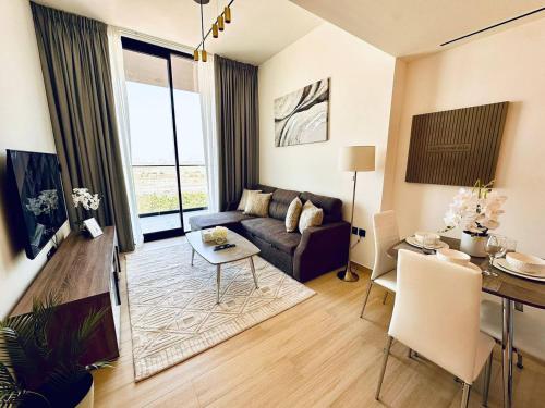 Modern 1br In Jvc Fully Furnished & Balcony
