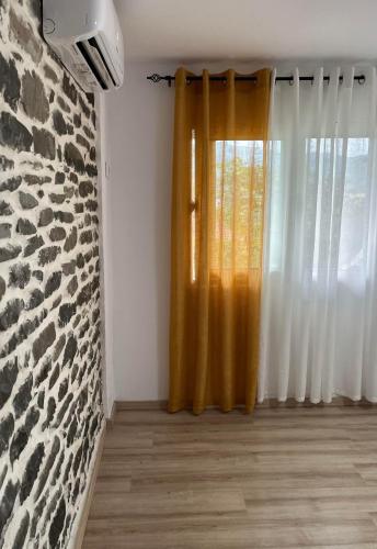 Galeriebild der Unterkunft Honey Hill Villa in Përmet
