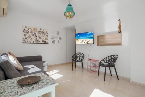 Bright rooftop by Costarentals - Ref 255