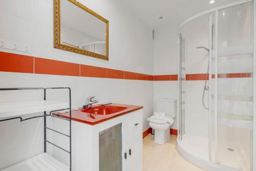 Bright rooftop by Costarentals - Ref 255
