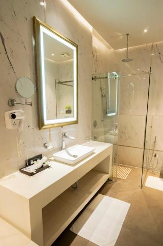 Koupelna v ubytování Udman Hotel Greater Noida