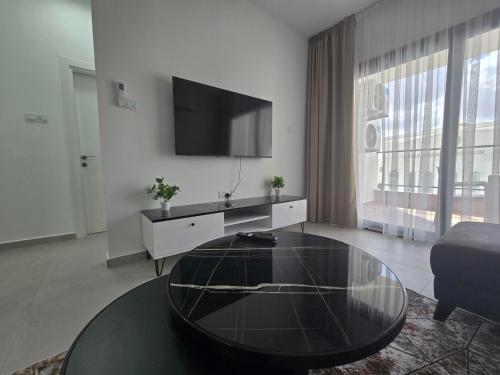 TV a/nebo společenská místnost v ubytování Aspasianus 1-Bedroom Pool View Apartment in Caesar Resort