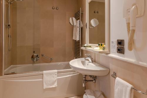 Ένα μπάνιο στο B&B Hotel Firenze Pitti Palace al Ponte Vecchio