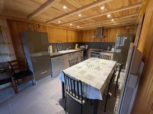 Η κουζίνα ή μικρή κουζίνα στο Superbe Appartement Chalet à Bolquère