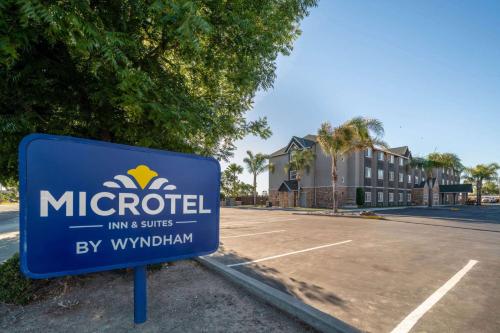 Certifikát, hodnocení, plakát nebo jiný dokument vystavený v ubytování Microtel Inn & Suites by Wyndham Tracy