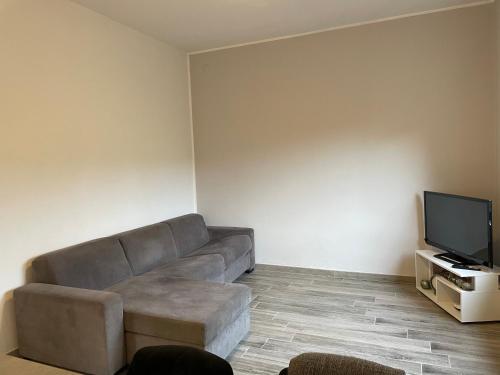 TV a/nebo společenská místnost v ubytování HOUSE MINOU' Lake Como