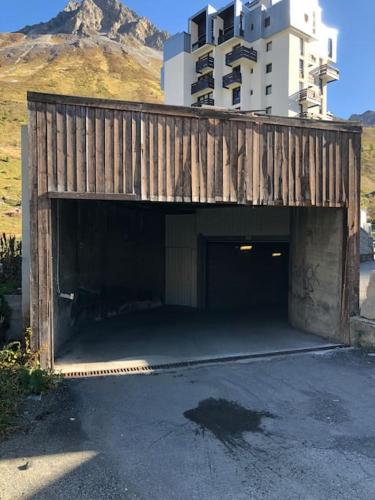 Studio 3 personnes avec place de parking couverte