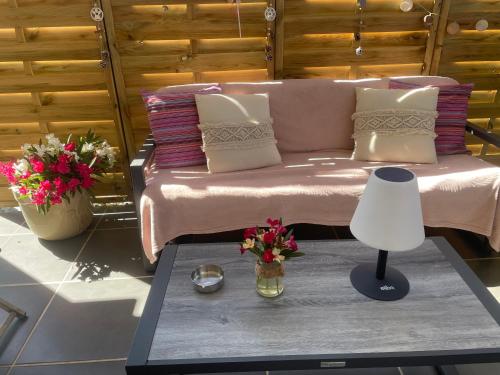 Photo de la galerie de l'établissement Maison entière 4 lits 8 pl avec jacuzzi proche du safari de Peaugres, à Anneyron