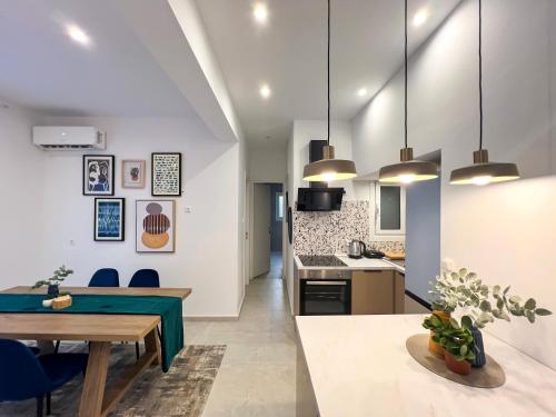 NEW! Stylish Apartment Koukaki Beautiful Balcony