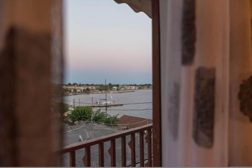Galería fotográfica de Orsiida sea view apartment Agria en Agria