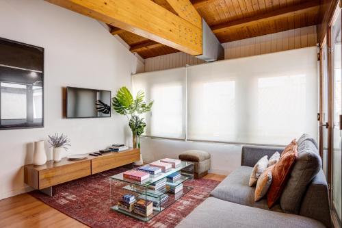 Amazing Tailor Made Penthouse With a View