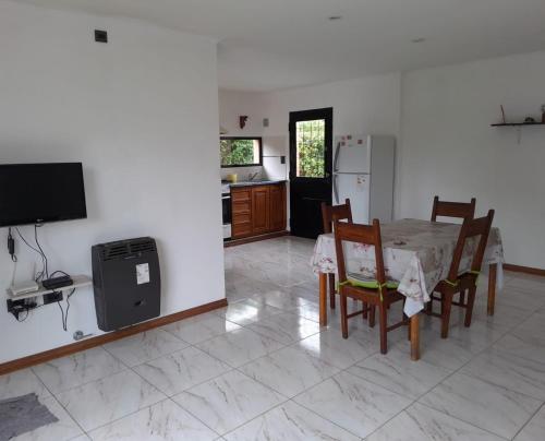 Kuchyň nebo kuchyňský kout v ubytování Casa Blandengues alojamiento temporal