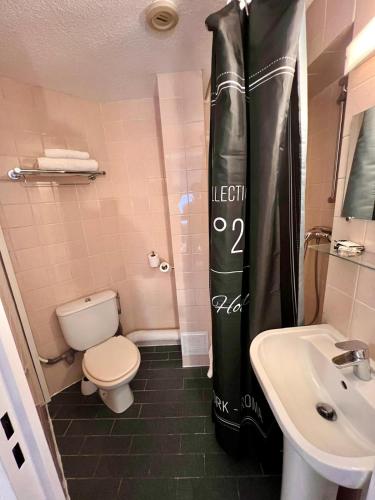 Un baño de Appia Hotel
