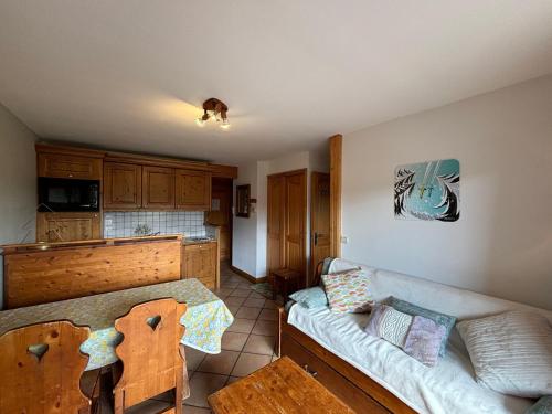 Appartement Savoyard Confortable aux Saisies avec Piscine 6 pers, Proche Pistes et Commerces - FR-1-293-224