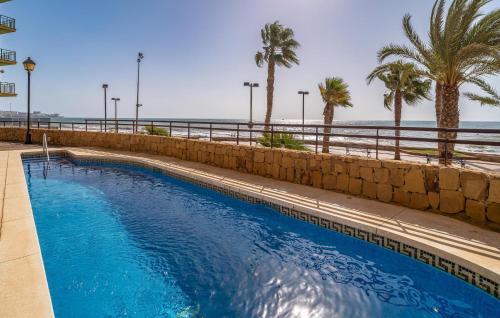 Πισίνα στο ή κοντά στο 2 Bedroom Nice Apartment In Fuengirola