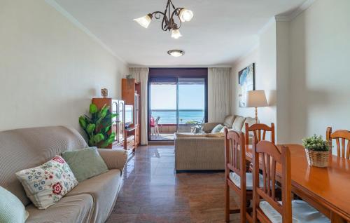 2 Bedroom Nice Apartment In Fuengirola