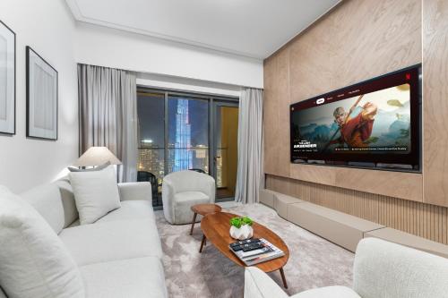 Full Fountain and Burj View - 3BR Burj Royale