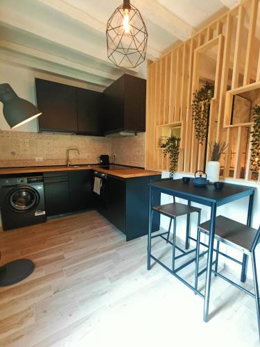 YR Apartments - Ticinese - Duomo in 10 Min by Tram