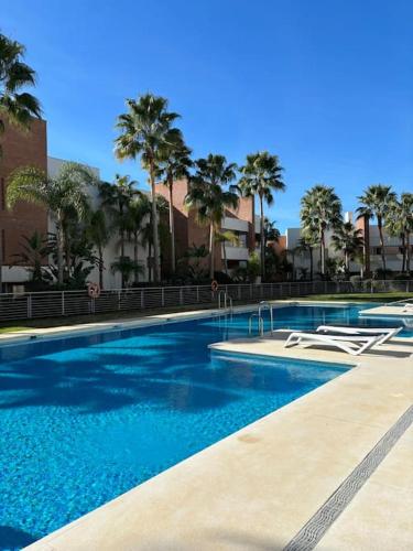 Modern 3 bed with pool