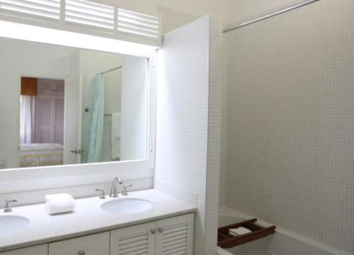 Bilik mandi di Island Treasure Villas
