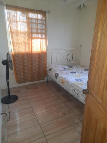 Postel nebo postele na pokoji v ubytování Hopeful