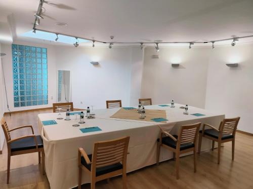 Kawasan bisnes dan/atau bilik persidangan di U Hotel Ogalia Vigo