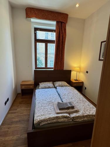 1 Bed Flat - Sleeps 2 - Pets - Smoking on terrace