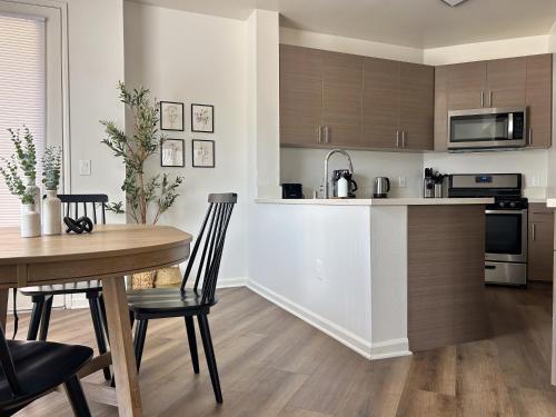 Big 3BD 2BA Apt with Pool and Gym near Venice Beach photo 13