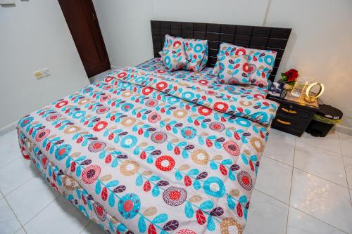 Cama o camas de una habitación en tourist family and couple rooms abudhabi Baith al jannah LLC