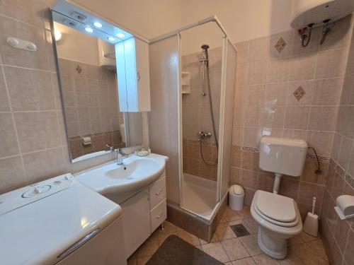 Apartments with parking space Crikvenica - 22434