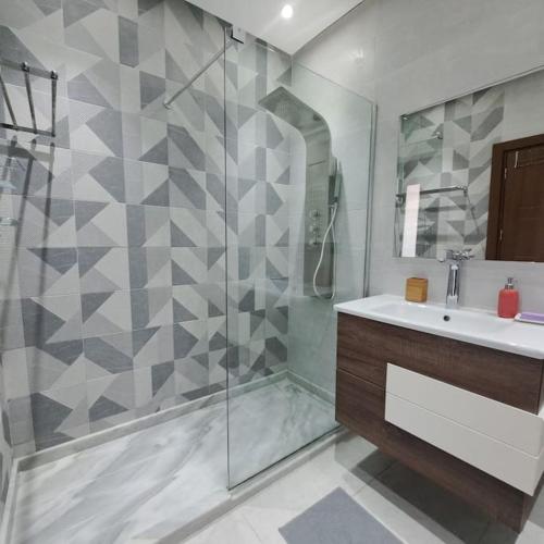 Un baño de Grand Appartement Vue Mer, Balcon & Parking privé