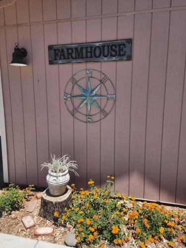 Φωτογραφία από το άλμπουμ του Temecula Wine Country Ranch with 200 year old oaks σε Oakridge Ranches