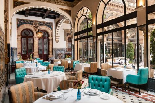 Restaurant ou autre lieu de restauration dans l'établissement Hotel Alfonso XIII, a Luxury Collection Hotel, Seville