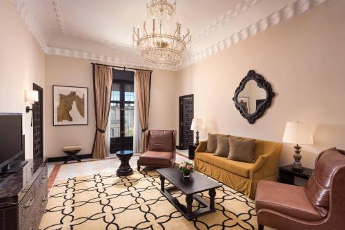 Coin salon dans l'établissement Hotel Alfonso XIII, a Luxury Collection Hotel, Seville