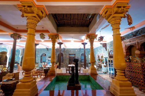 Un restaurante o sitio para comer en Shrisiddhpuram