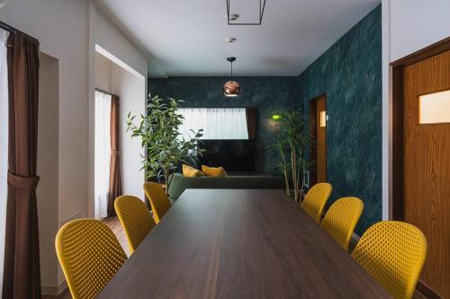 House YOYOGI Park, Shibuya Area, 4 Minutes to Yoyogi Park, 4-Bedroom, Sleeps 8