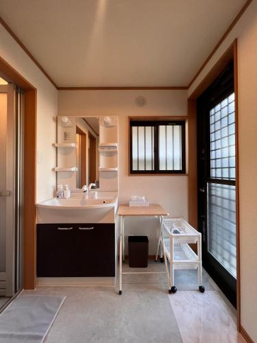 Φωτογραφία από το άλμπουμ του Check in is available from 12 PM Yokkaichi Miyamadocho House A σε Yokkaichi