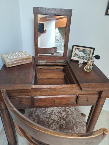 Galeriebild der Unterkunft L Antre de Pierres - chambres d'hôtes et gites in Berrias Et Casteljau